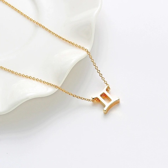 Gemini ♊️ Zodiac Sign Necklace - Picture 6 of 7